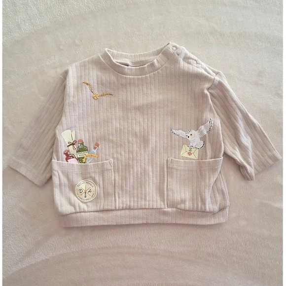 Harry Potter Baby Sweatshirt 3-6M Hedwig Hogwarts Pocket Graphic Wizarding World - Picture 1 of 6